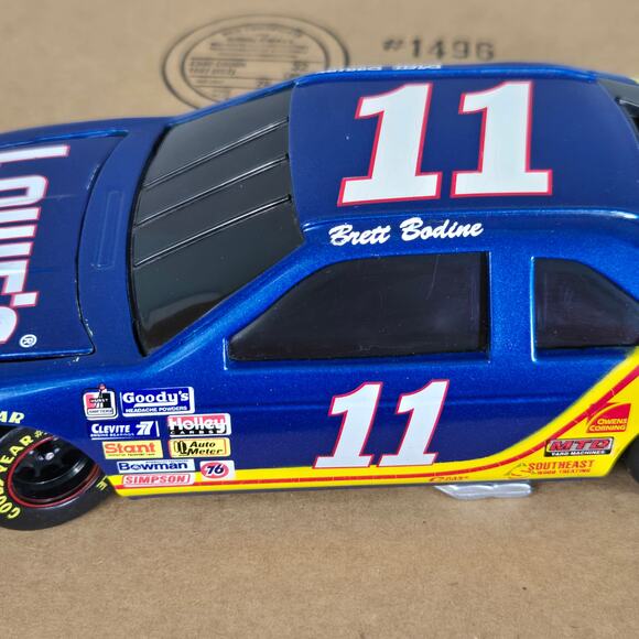 Rare Brett Bodine #11 Lowe's 1995 Thunderbird Diecast Race Car Bank with Key - Picture 7 of 8